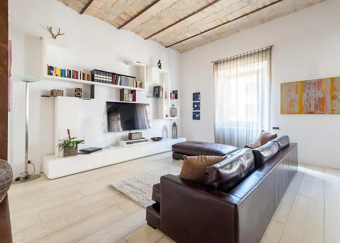 Vatican Luxury Design 3 Bedrooms Penthouse Apartment *