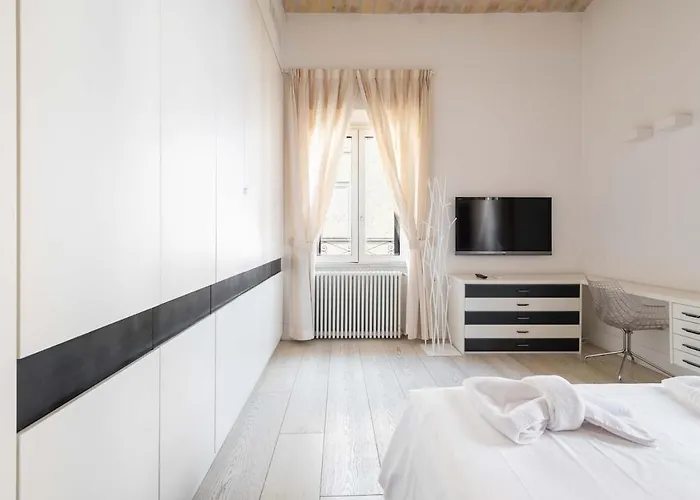 Vatican Luxury Design 3 Bedrooms Penthouse Apartment *